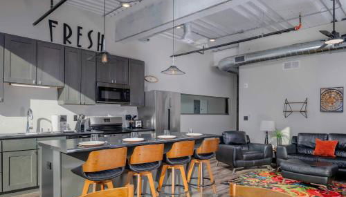 Penthouse City Overlook 2BR Apartment - free parking - Foto 2