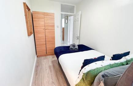 Modern 3-Bed, 3-Bath Maida Vale Flat with Private Garden near Little Venice, St Johns Wood, Regents Park, Paddington by NourNest Apartments - Photo 6