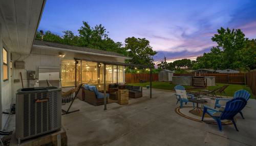 Close to downtown& beach- pool, porch, fenced yard - Foto 3