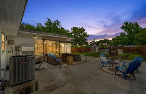 Close to downtown& beach- pool, porch, fenced yard - Foto 3