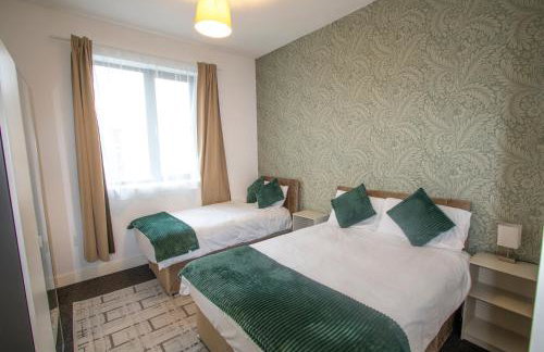 Ideal for groups - 2 Bedroom Apartment - Free Parking, Transit links, Close to Stadiums - Foto 9