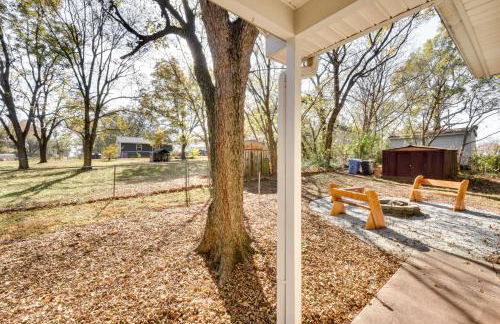 Tranquil Travelers Rest Home with Fire Pit! - Foto 21