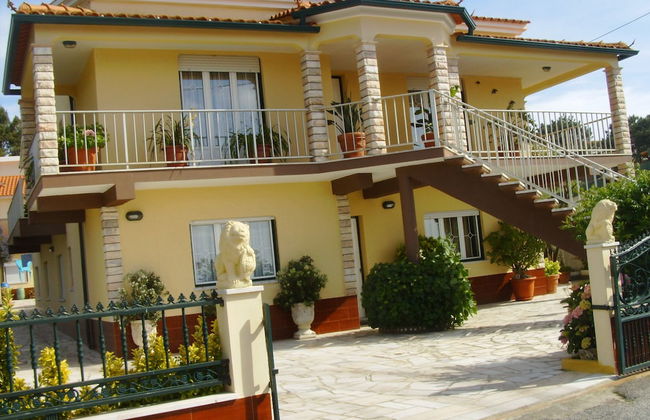 3 Bedroom Apartment in a Ground Floor of a Vila Wseparate Kitchen Living Room - Foto 1