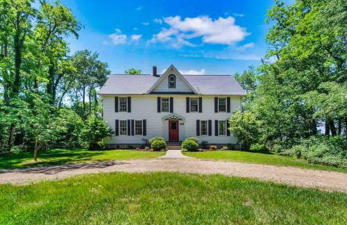 Blackstone on the Bluff with Lake Views Historic Home Family Friendly - Photo 3