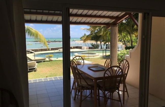 Comfortable Beachfront Bungalow With Pool - by Feelluxuryholidays - Foto 12