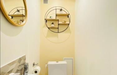 Le cocon urbain - Modern 4BR Apartment with Free Parking, High-Speed Wifi, Quick Access to A6 & N7 - Foto 25