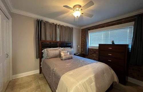 Two bedroom apt with desk washer dryer & pool - Foto 6