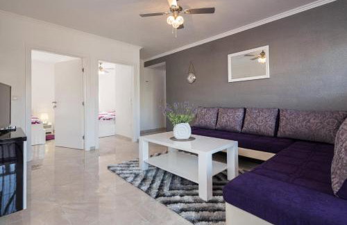 La Perla Apartments - Photo 23