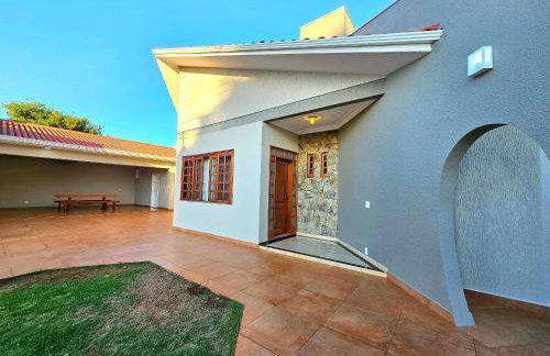 Casa Bairro Nobre prox Cataratas e Centro - Foto 2