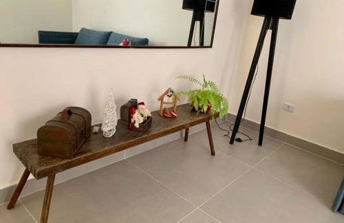 Recém Reformado com dois dormitório com ar condicionado - Foto 8