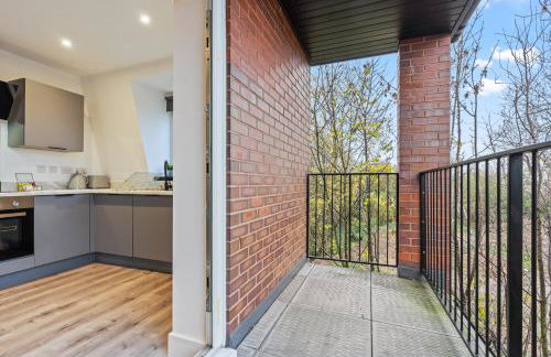 Stylish Two Bedroom Apartment - Secure Parking & Balcony 9MC - Photo 25