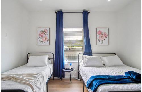 Your Inner-City Sanctuary: 3BR2BA Near Riverwalk - Foto 25