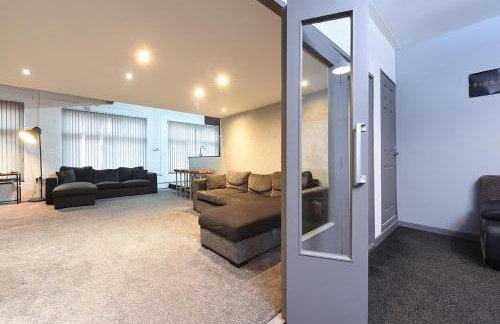 Penthouse Warehouse Slps 18 (61) - Photo 22