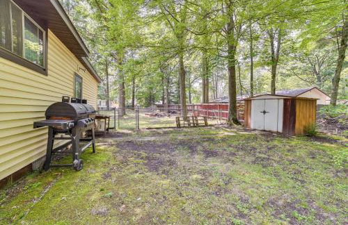 Prudenville Family Home with Game Room and Fire Pit! - Foto 20