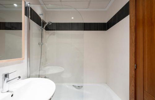 EMIR 5B Terraza Piscina y Parking incluido - Foto 21