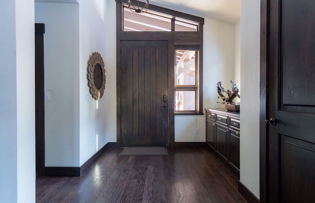 Maple by Avantstay Modern Mountain Home w Cozy Fire Pit 15 Mins frm Northstar - Photo 25