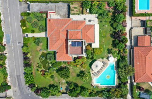 Private Luxury Villa with Pool - Foto 8