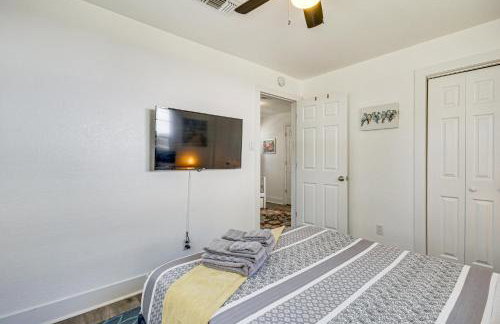 1 Mi to Gulf Coast! Couples Retreat in Long Beach - Foto 14