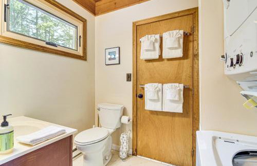 Million-Dollar View Waterfront Cabin in Bridgton! - Foto 17