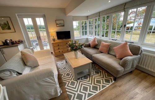 Garden flat near Goodwood with stunning views - Foto 1