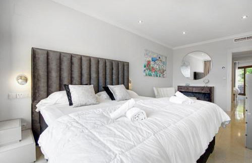 Bungalow Villa Gadea - Photo 20