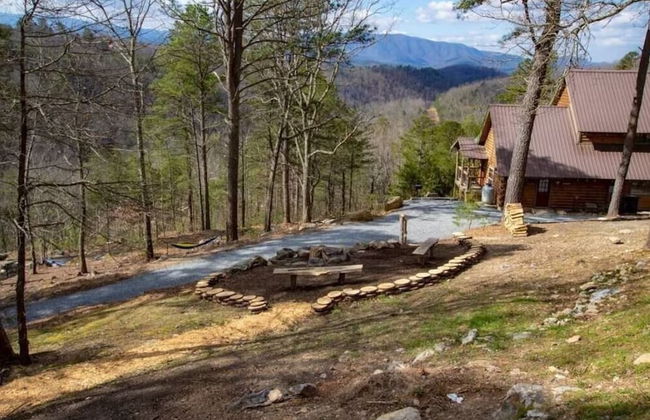 Evie's Mountain Castle 2 Bedroom Cabin by RedAwning - Foto 27