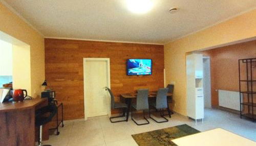 RIVER VIEW NEAR FRANKFURT - 3 ROOMS-4 BEDS & 1 SOFA BED -AIR CONDITION- Private PARKING - Foto 3