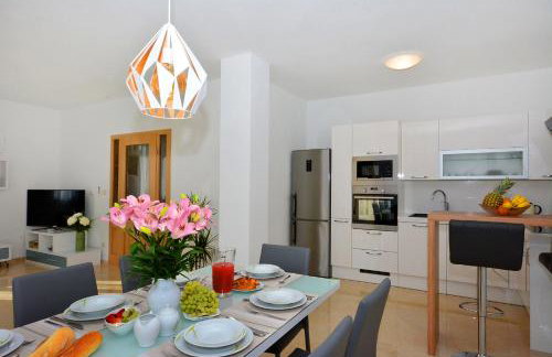 Villa Authentica with Heated Pool - Foto 27