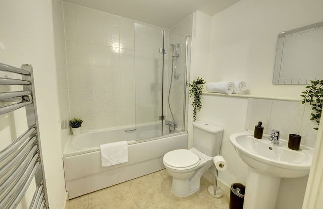 Lovely Flat in Kiln Close With Free Parking - Photo 48