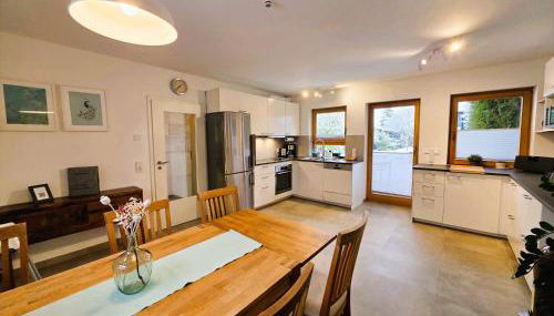 Modernes Ferienhaus mit großer Küche, Terrasse & Garten - Foto 4