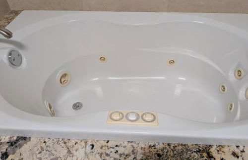 3br,3ba home near Downtown and Airport, Walk to the Stadium - Foto 15