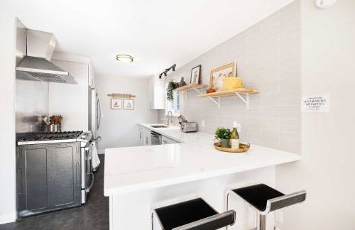 Modern 2BR Retreat w Maple Leaf UW&Park - Foto 12