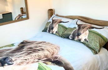 Thors Cave Cabin, Peak District - Photo 7