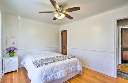 Sun-Dappled Retreat Walk to Restaurants! - Foto 13