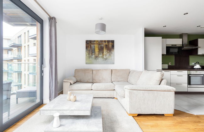 Idyllic 2 Bed Flat with Balcony in Canada Water - Foto 16