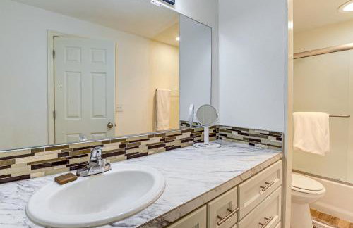 Water Views and Hot Tub Kims Kastle in Stanwood! - Foto 19