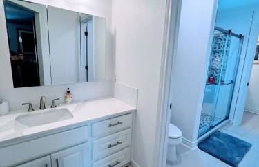 Gated Estate Escape! Three BR - Foto 45