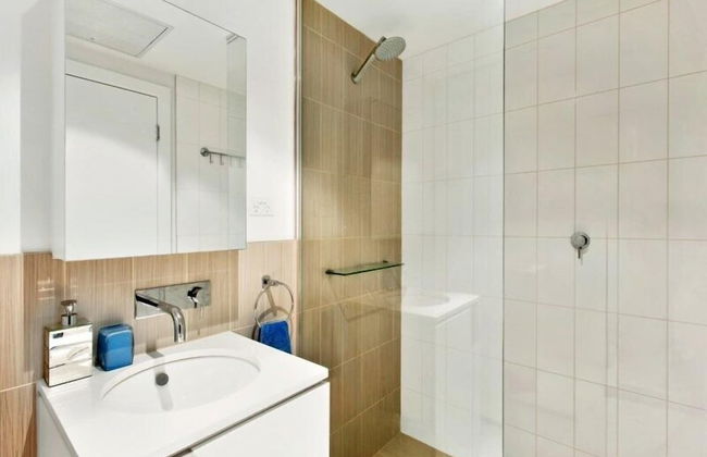 Premier Stays Melbourne - Photo 11