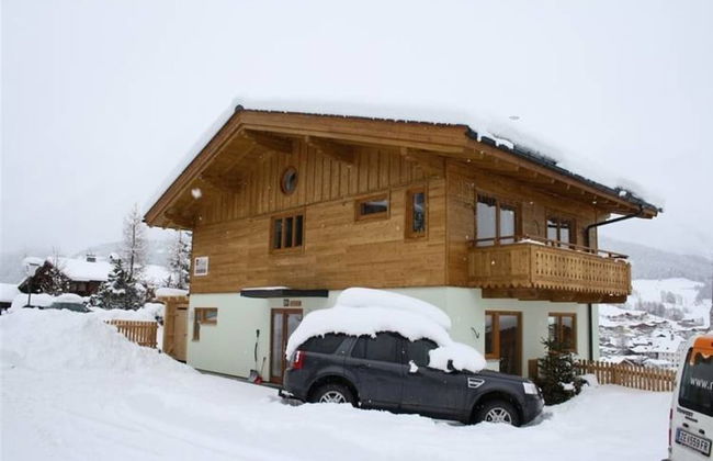 Stunning Holiday Home With Balcony, Ski Storage, Parking - Photo 16