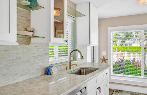 Paradise Point - Luxury Oceanfront Estate - Pool, Dock, Outdoor Kitchen & Family Amenities - Foto 8