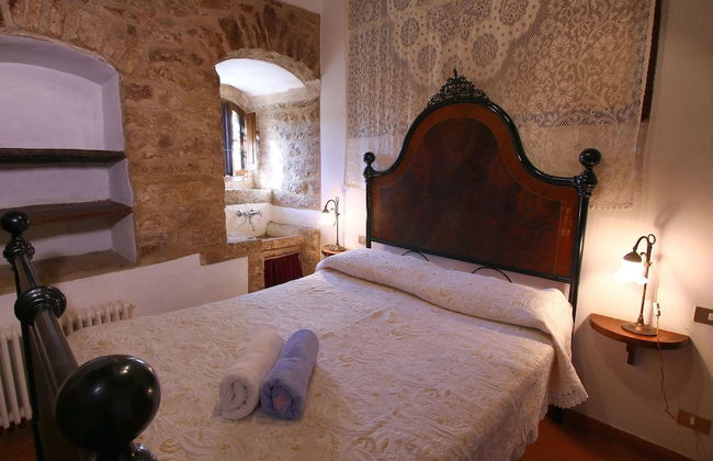 Historic Castle With View - Photo 2