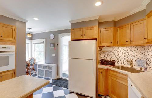 Franconia Escape on Half Acre w/ Fire Pit & Deck! - Foto 11