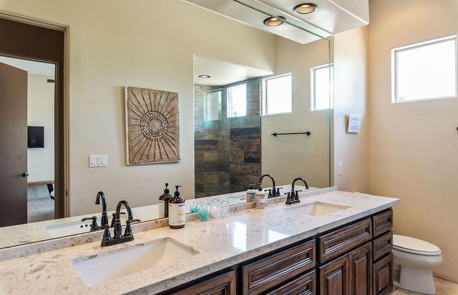 Restorative Oasis Ranch w Pool Spa - Photo 20