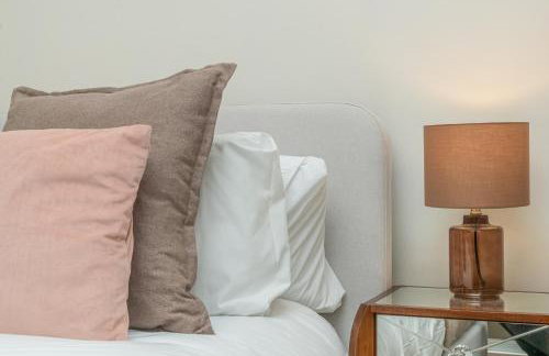 Georgian Elegance with Patio Garden West End - Pass the Keys - Foto 19