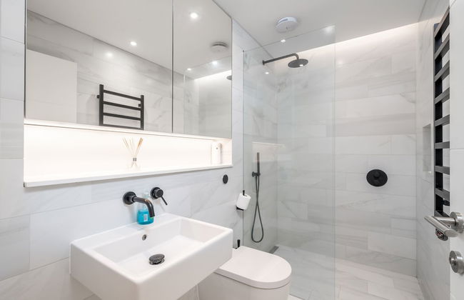 JOIVY Stylish 2-Bed Flat W/ Private Garden In Notting Hill, - Foto 16