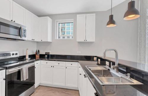 Modern 3 bedroom condo in downtown w free parking - Foto 9