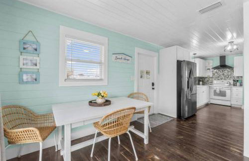 Newly Renovated 2 Bedroom Beach House Free Parking - Foto 10