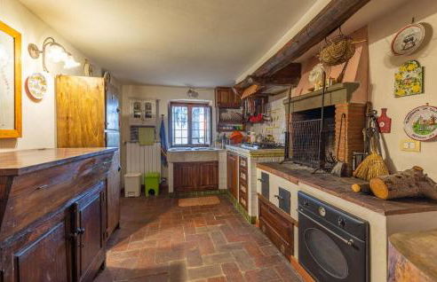 Awesome Home In Villa Di Piteccio - Foto 13