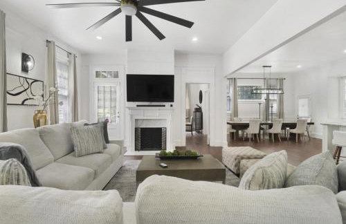 Family-Friendly 5BR | Sleeps 15 | 3 mins Downtown! - Foto 18