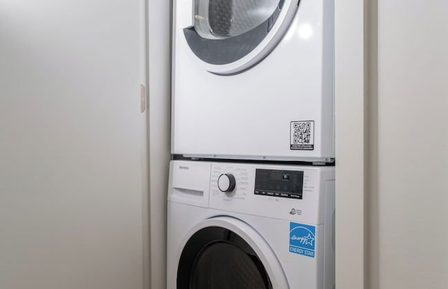 Silverstone Downtown Long-Term stay - Photo 32